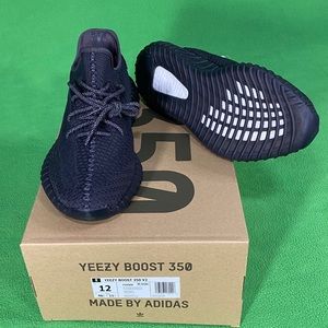 Yeezy Boost 350 V2 Black